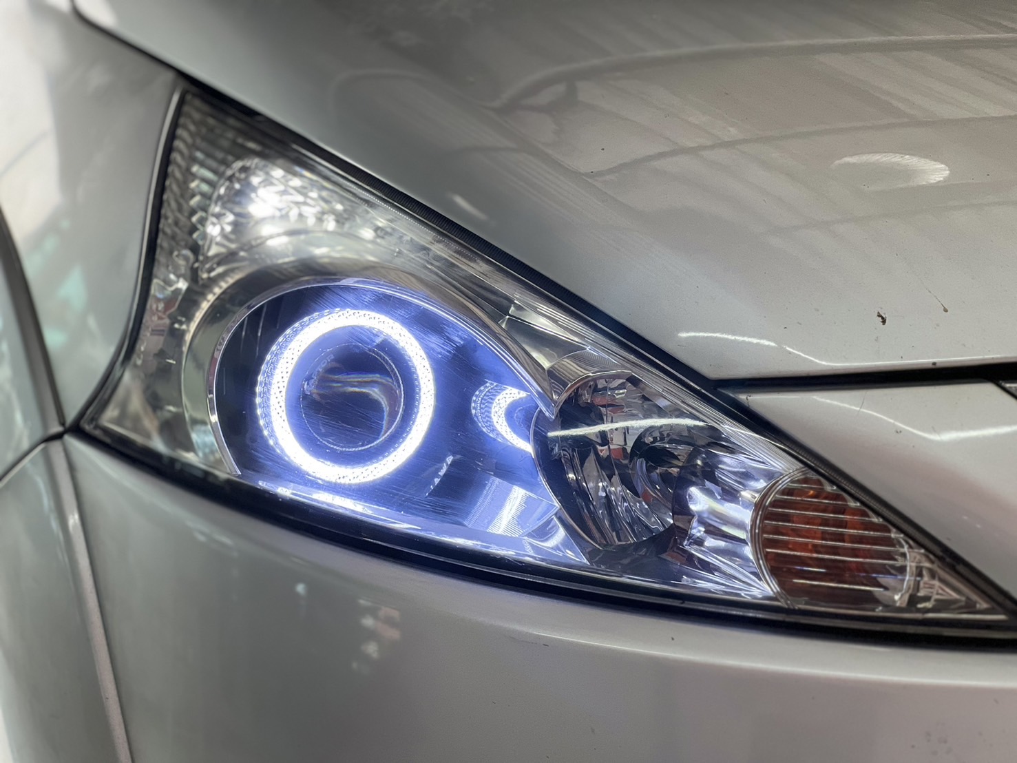 ซ่อมไฟหน้ารถยนต์