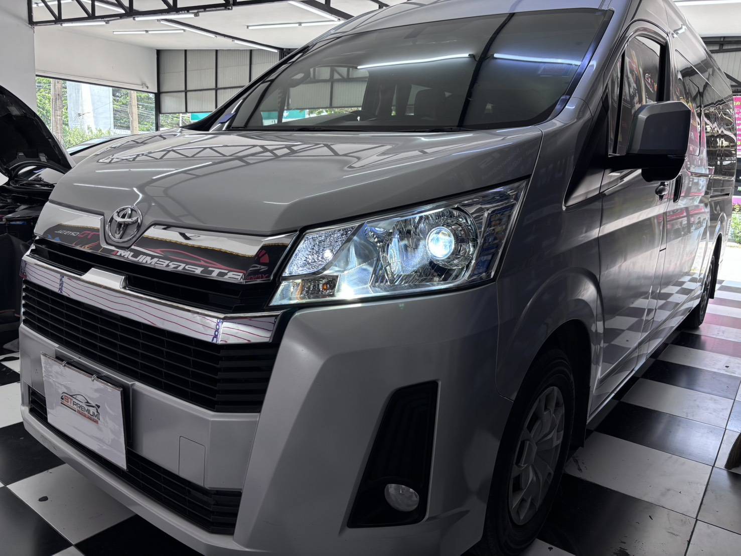 ไฟโปรเจคเตอร์รถยนต์