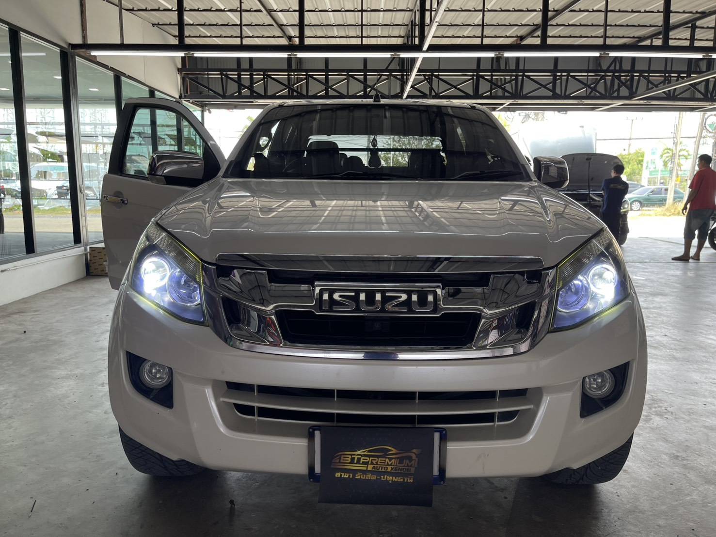 ร้านไฟหน้ารถยนต์