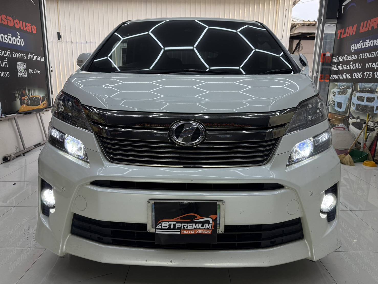 ร้าน เปลี่ยน โคม ไฟ หน้า รถยนต์