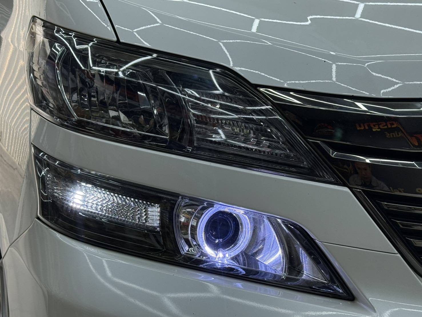 ร้าน เปลี่ยน โคม ไฟ หน้า รถยนต์