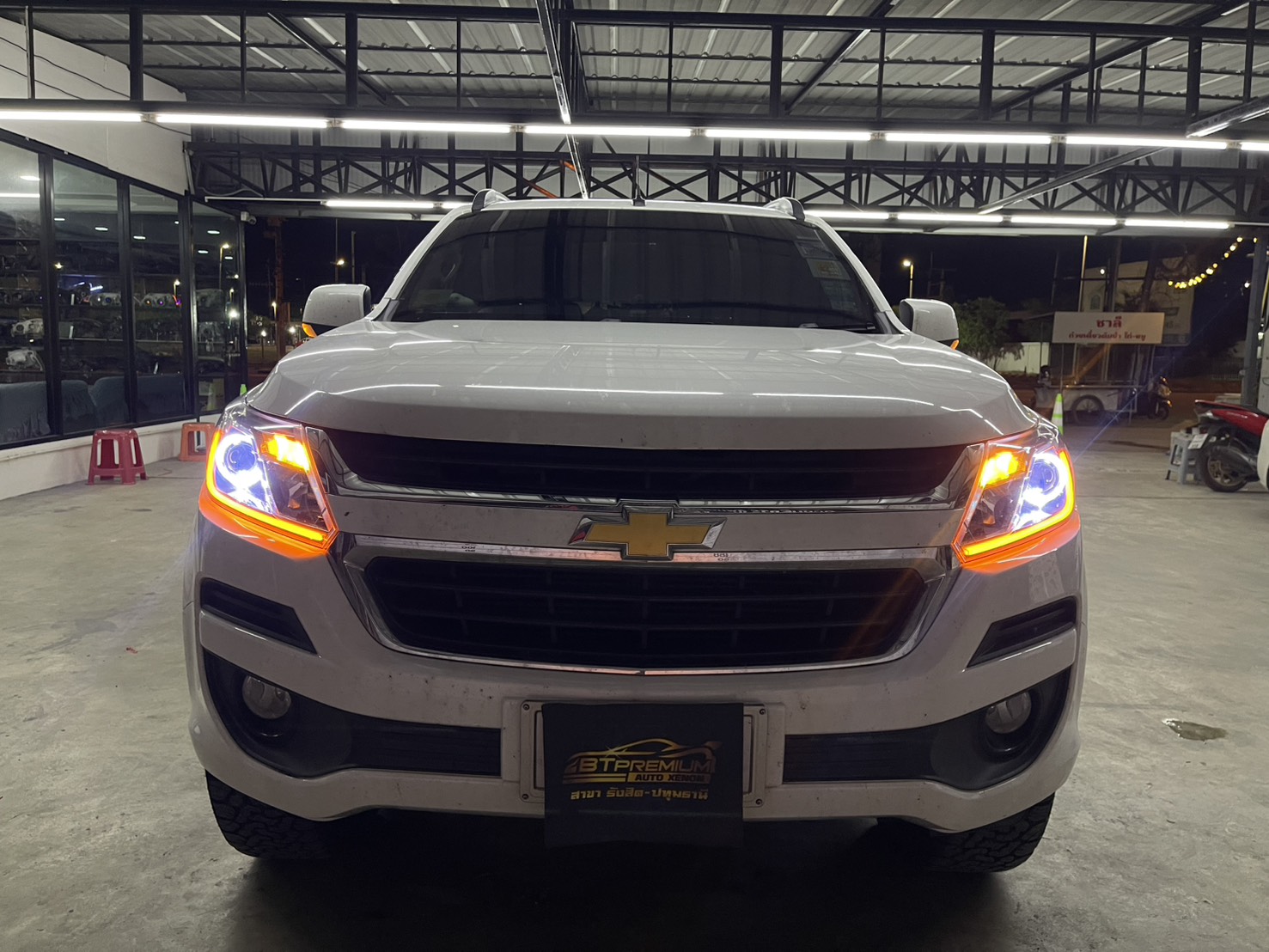 ไฟโปรเจคเตอร์รถยนต์ LED
