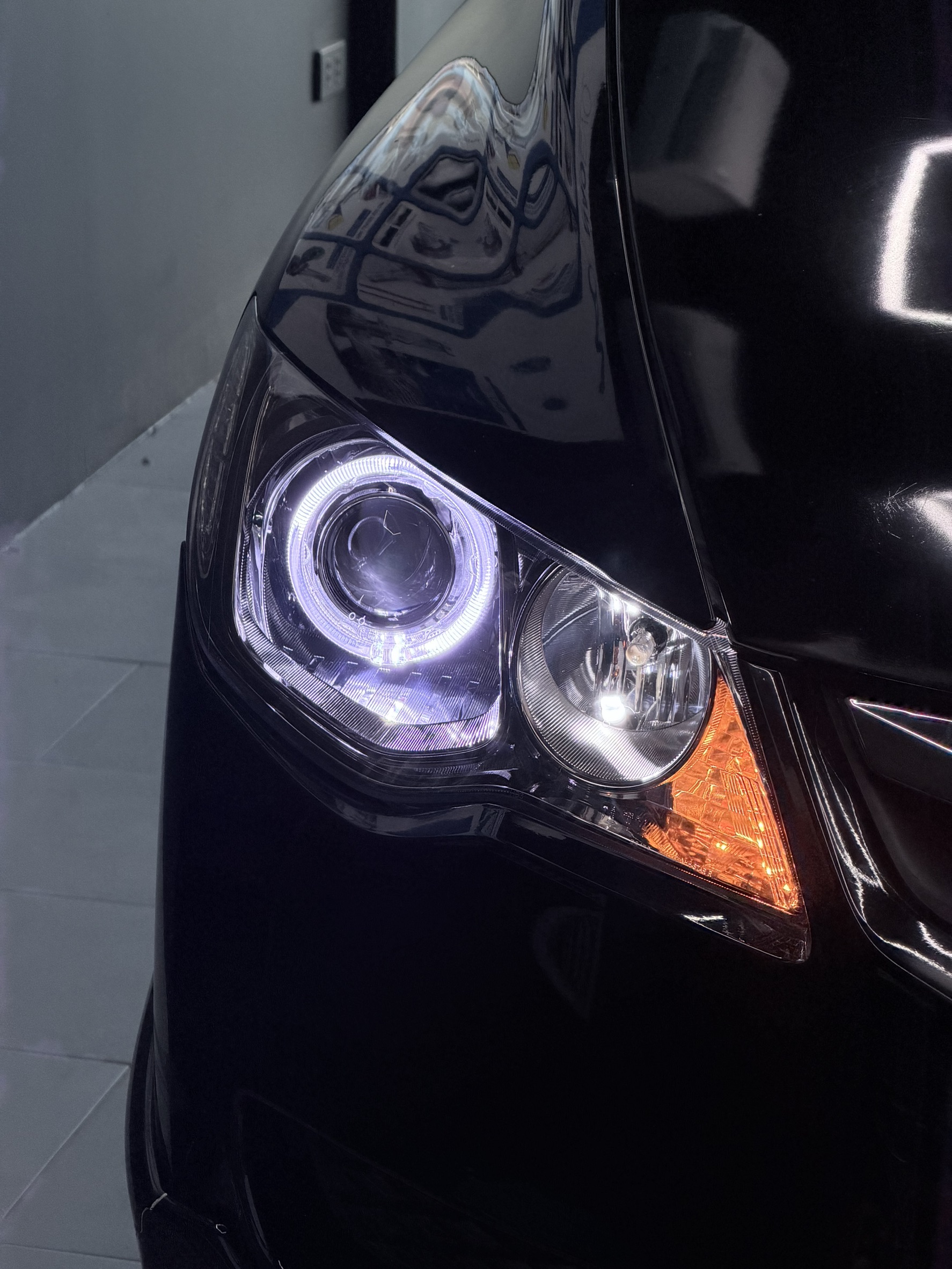หลอดไฟซีนอน (Xenon HID) คุณภาพสูง