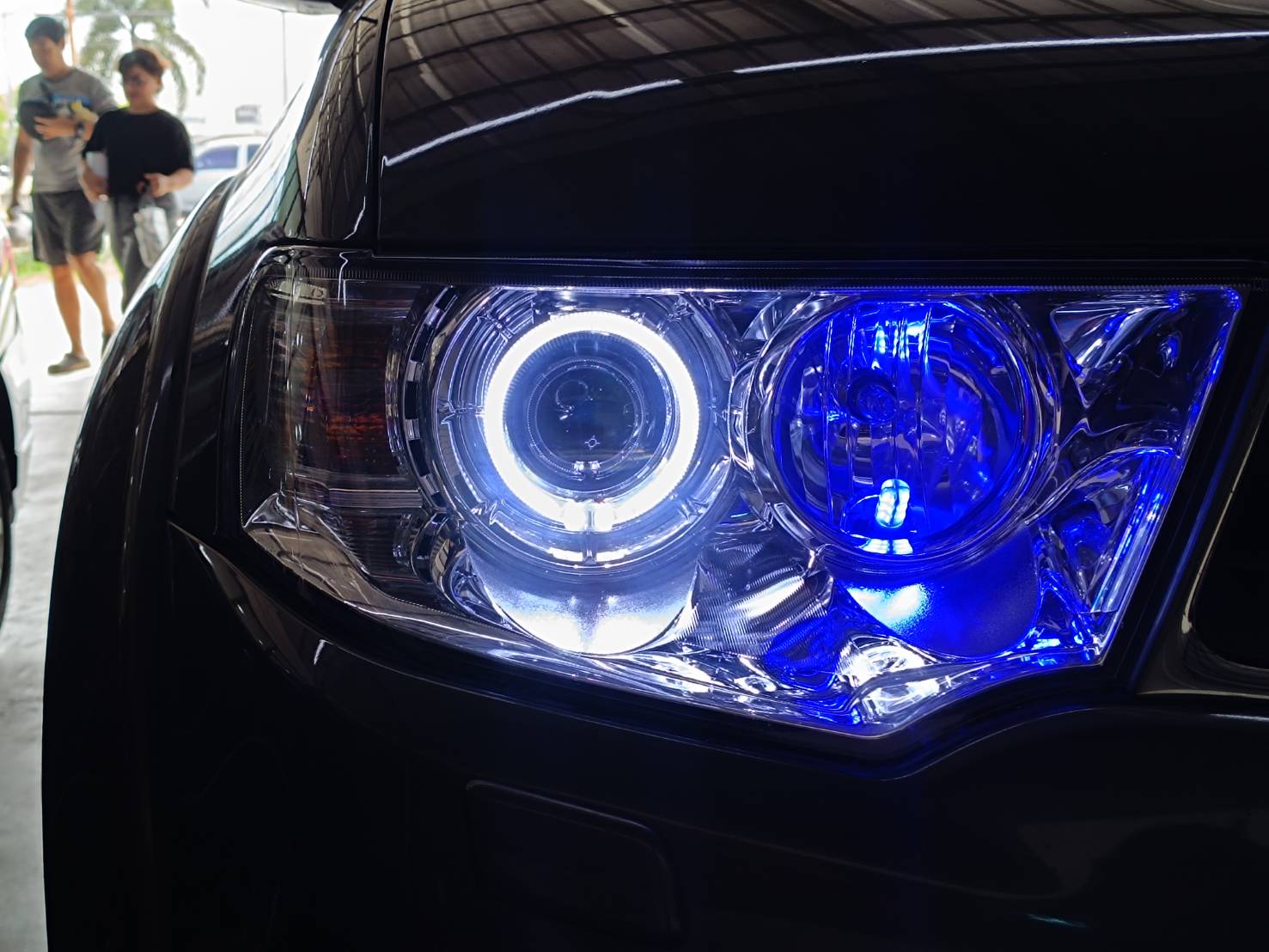ไฟโปรเจคเตอร์รถยนต์ LED